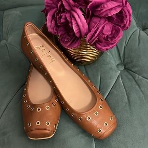 NEW FRENCH SOLE Cognac Leather Flats Sz 9.5